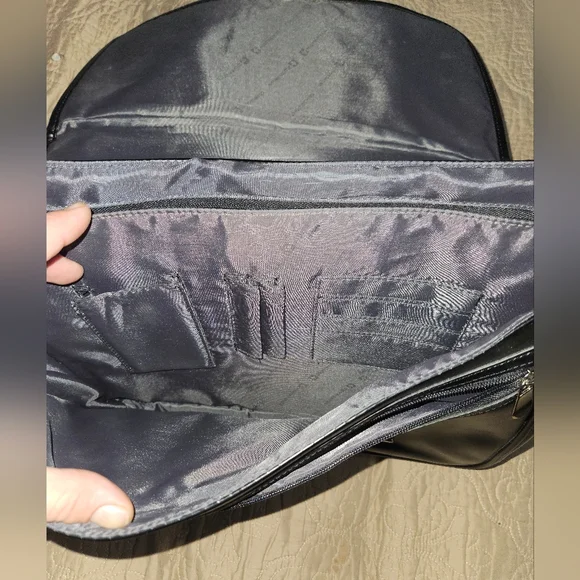 Alpine Swiss Black Leather Briefcase - Picture 5 of 9